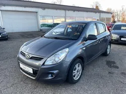 Grau Gebraucht 2011 Hyundai i20 Comfort Limousine | 1.990 € (Superpreis)