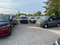 Grau Neu 2025 VW Multivan Van / Kleinbus | 54.290 €