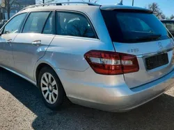 Grau Gebraucht 2010 Mercedes E220 Kombi | 4.600 €