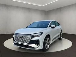 Weiß Gebraucht 2022 Audi Q4 Sportback e-tron Sport SUV | 27.900 € (Guter Preis)