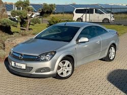Silber Gebraucht 2010 Opel Astra Cabriolet Edition Cabrio | 6.299 € (Teuer)