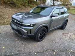 Grau Gebraucht 2025 Dacia Duster Journey SUV | 23.600 € (Guter Preis)