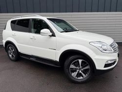 Weiß Gebraucht 2016 Ssangyong (KGM) Rexton SUV | 13.950 €