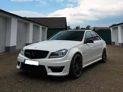 Weiß Gebraucht 2012 Mercedes C63 AMG AMG Limousine | 35.000 €