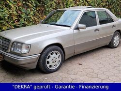 Bronzemetallic Gebraucht 1993 Mercedes E220 Limousine | 7.900 €