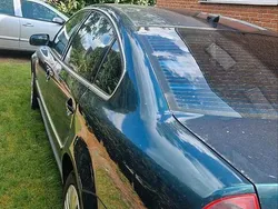 Grün Gebraucht 2001 VW Passat Limousine | 1.250 € (Guter Preis)