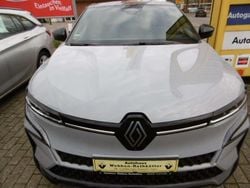 Gris kqj + noir gne Gebraucht 2023 Renault Megane E-Tech Techno Limousine | 31.900 €