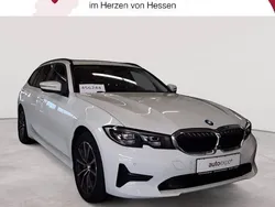 Alpinweiß Gebraucht 2020 BMW 330e Advantage Kombi | 25.390 € (Fairer Preis)