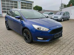 Blau Gebraucht 2014 Ford Focus Titanium Kombi | 1.999 €