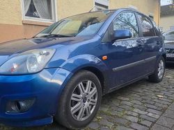 Blau Gebraucht 2003 Ford Fiesta Kleinwagen | 650 € (Guter Preis)