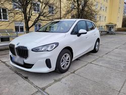 Weiß Gebraucht 2023 BMW 216 Active Tourer Van / Kleinbus | 21.900 € (Superpreis)