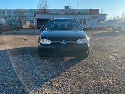 Schwarz Gebraucht 2000 VW Golf IV Kombi | 650 € (Etwas zu teuer)