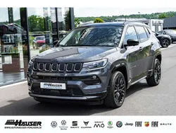 Graphite grey metallic) (grau Gebraucht 2024 Jeep Compass SUV | 30.485 € (Guter Preis)