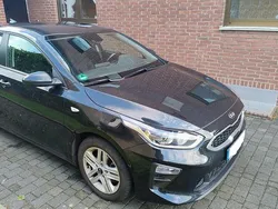 Schwarz Gebraucht 2020 Kia Ceed 2 Kleinwagen | 15.555 € (Etwas zu teuer)