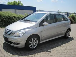 Silber Gebraucht 2005 Mercedes B180 Van / Kleinbus | 2.590 € (Fairer Preis)