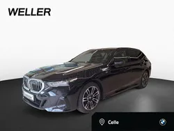 Saphirschwarz (schwarz) Gebraucht 2024 BMW 520 M Sport Kombi | 51.450 € (Guter Preis)