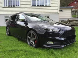 Schwarz metallic Gebraucht 2015 Ford Focus Sport Kombi | 17.900 € (Teuer)