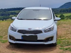 Weiß Gebraucht 2018 Kia Ceed Edition 7 Limousine | 11.480 € (Fairer Preis)