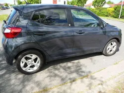 Grau Gebraucht 2021 Hyundai i10 Kleinwagen | 11.890 € (Guter Preis)