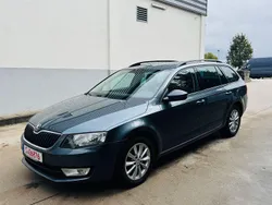 Grau Gebraucht 2017 Skoda Octavia Style Kombi | 8.900 € (Superpreis)