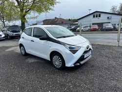 Weiß Gebraucht 2019 Toyota Aygo Kleinwagen | 6.900 € (Guter Preis)