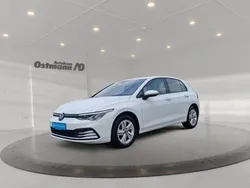 Weiß Gebraucht 2021 VW Golf VIII Life Kleinwagen | 23.770 € (Fairer Preis)