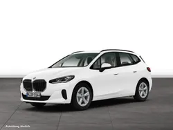 Weiß Gebraucht 2024 BMW 218 Active Tourer Van / Kleinbus | 31.495 € (Superpreis)