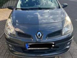 Schwarz Gebraucht 2006 Renault Clio II Kleinwagen | 2.000 € (Fairer Preis)
