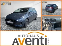 Grau Gebraucht 2023 Hyundai i20 Trend Kleinwagen | 16.345 €