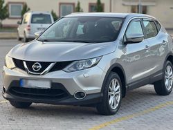 Silber Gebraucht 2015 Nissan Qashqai SUV | 10.500 € (Guter Preis)