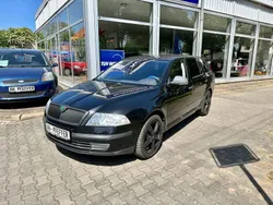 Schwarz Gebraucht 2011 Skoda Octavia Kombi | 6.690 € (Fairer Preis)
