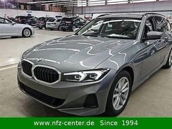 Grau Gebraucht 2022 BMW 320 Shadowline Kombi | 28.501 € (Guter Preis)