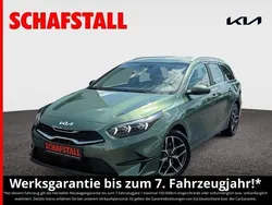 Gruen ((exg) experience green met.) Gebraucht 2024 Kia Ceed Sportswagon Spirit Kombi | 23.979 € (Guter Preis)