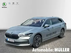 Pebble silber metallic (grau) Gebraucht 2024 Skoda Superb Selection Kombi | 39.890 € (Fairer Preis)