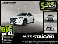 Lack weiss perlglänzend/typ aussenv Gebraucht 2021 Peugeot e-208 Allure Kleinwagen | 14.946 € (Guter Preis)