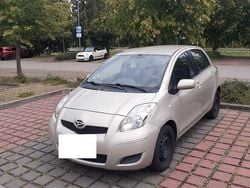 Beige Gebraucht 2012 Daihatsu Charade Kleinwagen | 3.750 €