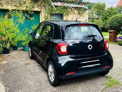Schwarz Gebraucht 2018 Smart ForFour Passion Kleinwagen | 6.300 €