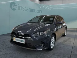 Grau Gebraucht 2024 Kia Ceed Kleinwagen | 20.799 €