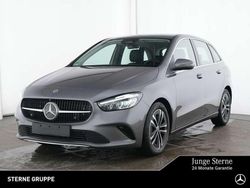 Lack mountaingrau Gebraucht 2024 Mercedes B180 Progressive Van / Kleinbus | 29.970 € (Guter Preis)