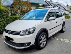 Weiß Gebraucht 2013 VW Touran Cross Van / Kleinbus | 9.950 € (Etwas zu teuer)