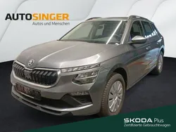Graphitegrau metallic Gebraucht 2024 Skoda Kamiq Essence SUV | 20.450 € (Fairer Preis)