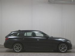 Schwarz Gebraucht 2021 BMW 320 Sport Line Kombi | 17.450 € (Guter Preis)