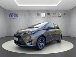 Grau Gebraucht 2019 Toyota Yaris Club Limousine | 13.990 € (Fairer Preis)