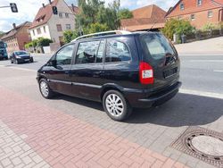 Schwarz Gebraucht 2005 Opel Zafira Van / Kleinbus | 2.599 € (Fairer Preis)