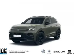 Cipressinogrün Neu 2024 VW Tiguan Style SUV | 56.229 €