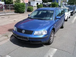 Blau Gebraucht 2000 VW Passat Kombi | 575 € (Fairer Preis)