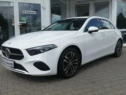 Weiß Gebraucht 2023 Mercedes A180 Limousine | 24.999 € (Guter Preis)