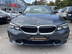 Grau Gebraucht 2020 BMW 330e Sport Line Limousine | 22.950 € (Fairer Preis)