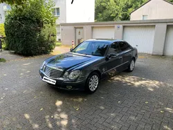Grau Gebraucht 2008 Mercedes E350 Limousine | 8.500 € (Fairer Preis)