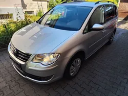 Silber Gebraucht 2010 VW Touran Trendline Van / Kleinbus | 1.990 € (Superpreis)